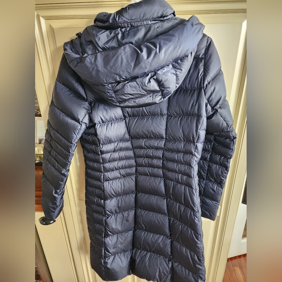 Women's North Face Women's Dark Blue Puffer Jacket, Size Small - Picture 3 of 4